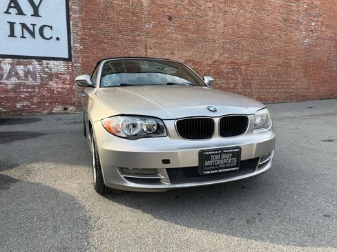Used 2010 BMW 128i Convertible image 7