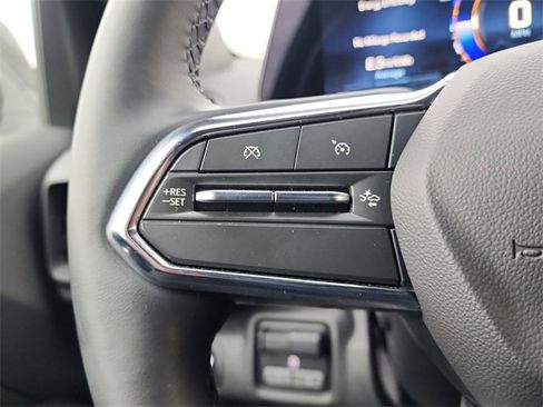 Used 2025 Chevrolet Silverado EV LT image 29