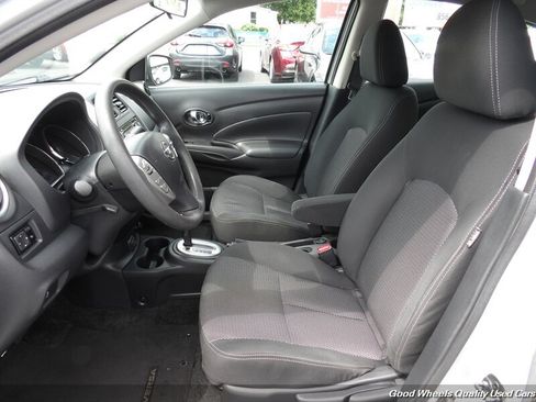 Used 2018 Nissan Versa SV FWD image 11