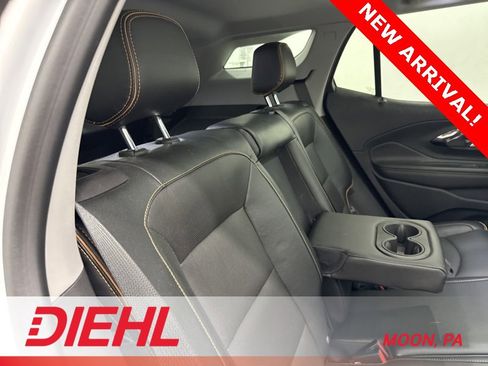 Used 2023 GMC Terrain AT4 w/ Infotainment Package II image 10