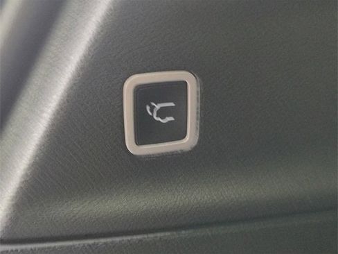 New 2026 Chrysler Pacifica Limited w/ Uconnect Theater Family Group image 36