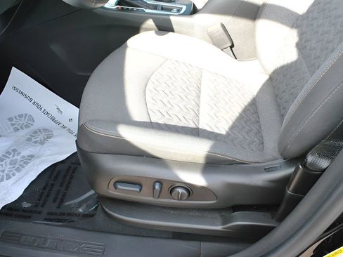 Used 2022 Chevrolet Equinox LT image 19