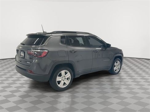 Used 2022 Jeep Compass Latitude image 11