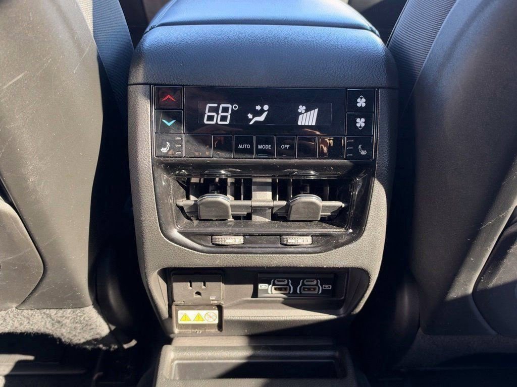 Certified 2024 Jeep Grand Cherokee L Limited w/ Luxury Tech Group II AWD/4WD image 34