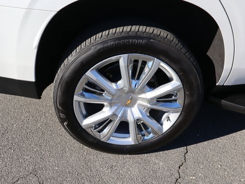 Certified 2024 Chevrolet Tahoe High Country w/ Advanced Technology Package image 43