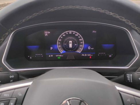 Used 2024 Volkswagen Tiguan SE image 11