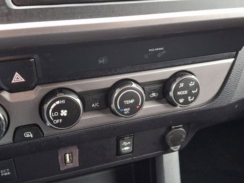 Used 2019 Toyota Tacoma SR5 image 15