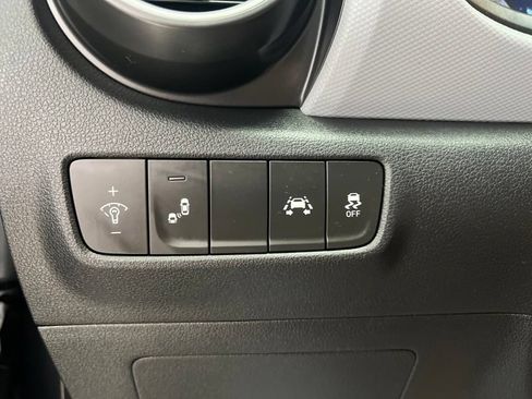 Used 2018 Hyundai Kona SEL w/ SEL Tech Package 02 FWD image 21