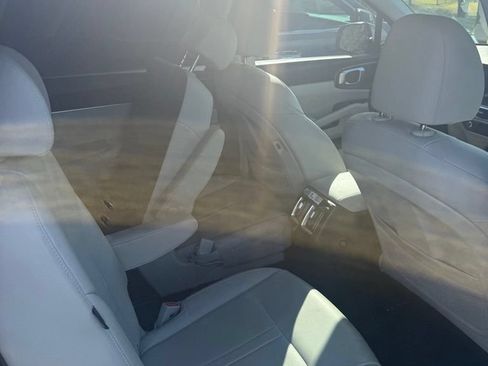 Used 2025 Kia Sorento EX w/ EX Panoramic Sunroof Package FWD image 10