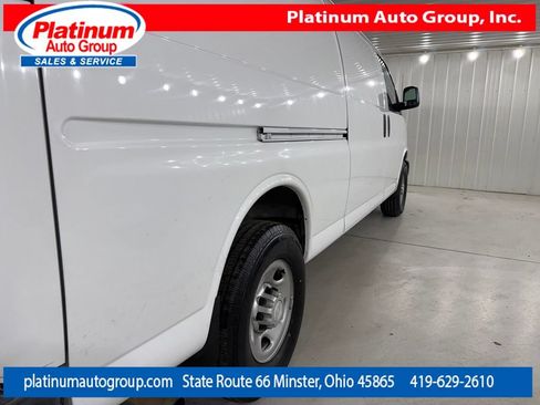 Used 2016 Chevrolet Express 3500 Extended RWD image 45
