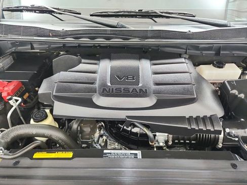 Used 2023 Nissan Titan Platinum Reserve w/ Moonroof Package AWD/4WD image 17