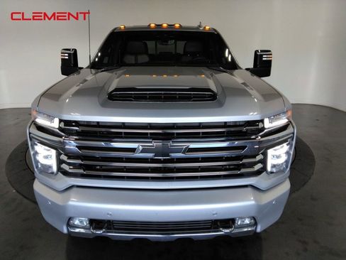 Used 2023 Chevrolet Silverado 2500 High Country w/ Technology Package image 2
