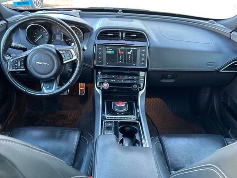 Used 2018 Jaguar XE R-Sport image 10