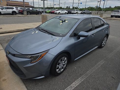 Used 2022 Toyota Corolla LE FWD image 1