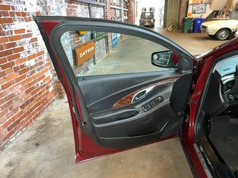 Used 2011 Buick LaCrosse CXS FWD image 13