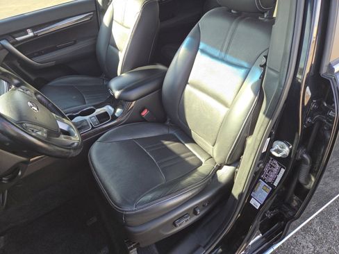 Used 2015 Kia Sorento SX image 25