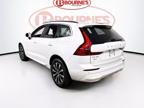 Used 2023 Volvo XC60 B5 Core image 9