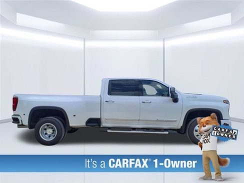 Used 2025 Chevrolet Silverado 3500 High Country w/ High Country Premium Package AWD/4WD image 3