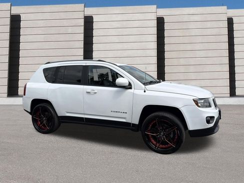 Used 2017 Jeep Compass Latitude AWD/4WD image 6