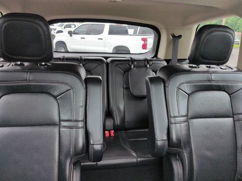 Used 2021 Lincoln Aviator Reserve w/ Equipment Group 201A AWD/4WD image 11