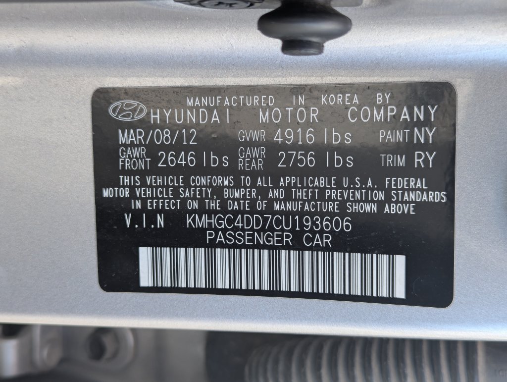 Used 2012 Hyundai Genesis 3.8 w/ Premium Pkg RWD image 12