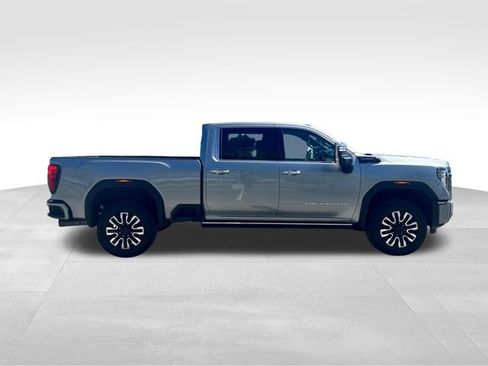 Used 2024 GMC Sierra 2500 Denali Ultimate w/ Max Trailering Package image 6