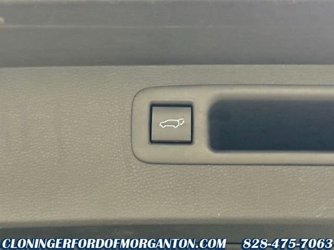 Used 2023 Toyota Highlander LE image 38