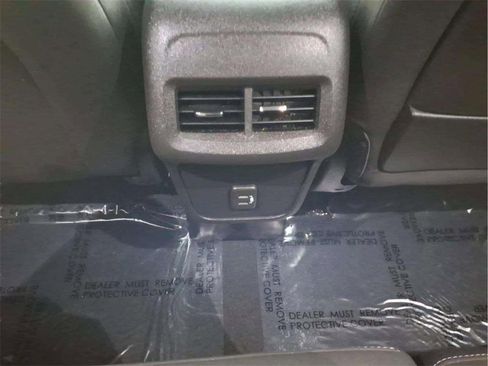 Used 2024 GMC Terrain SLE w/ Driver Convenience Package image 13