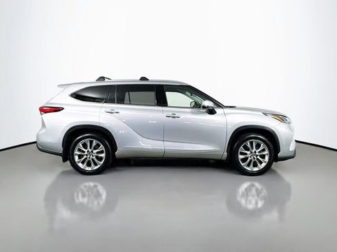 Used 2023 Toyota Highlander Limited AWD/4WD image 9