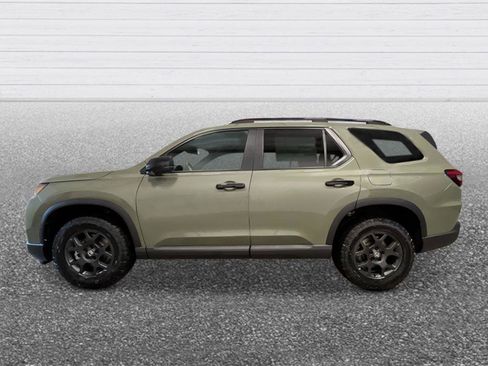 New 2026 Honda Pilot TrailSport image 2