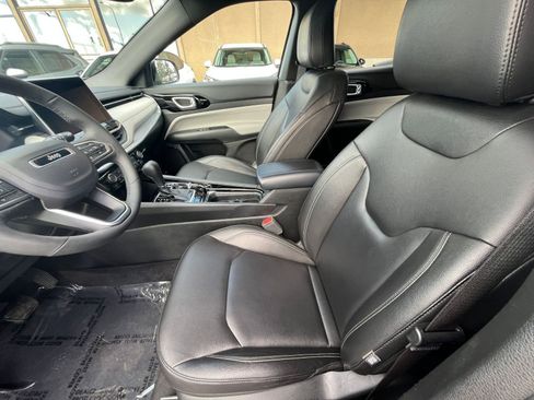 Used 2025 Jeep Compass Limited AWD/4WD image 28