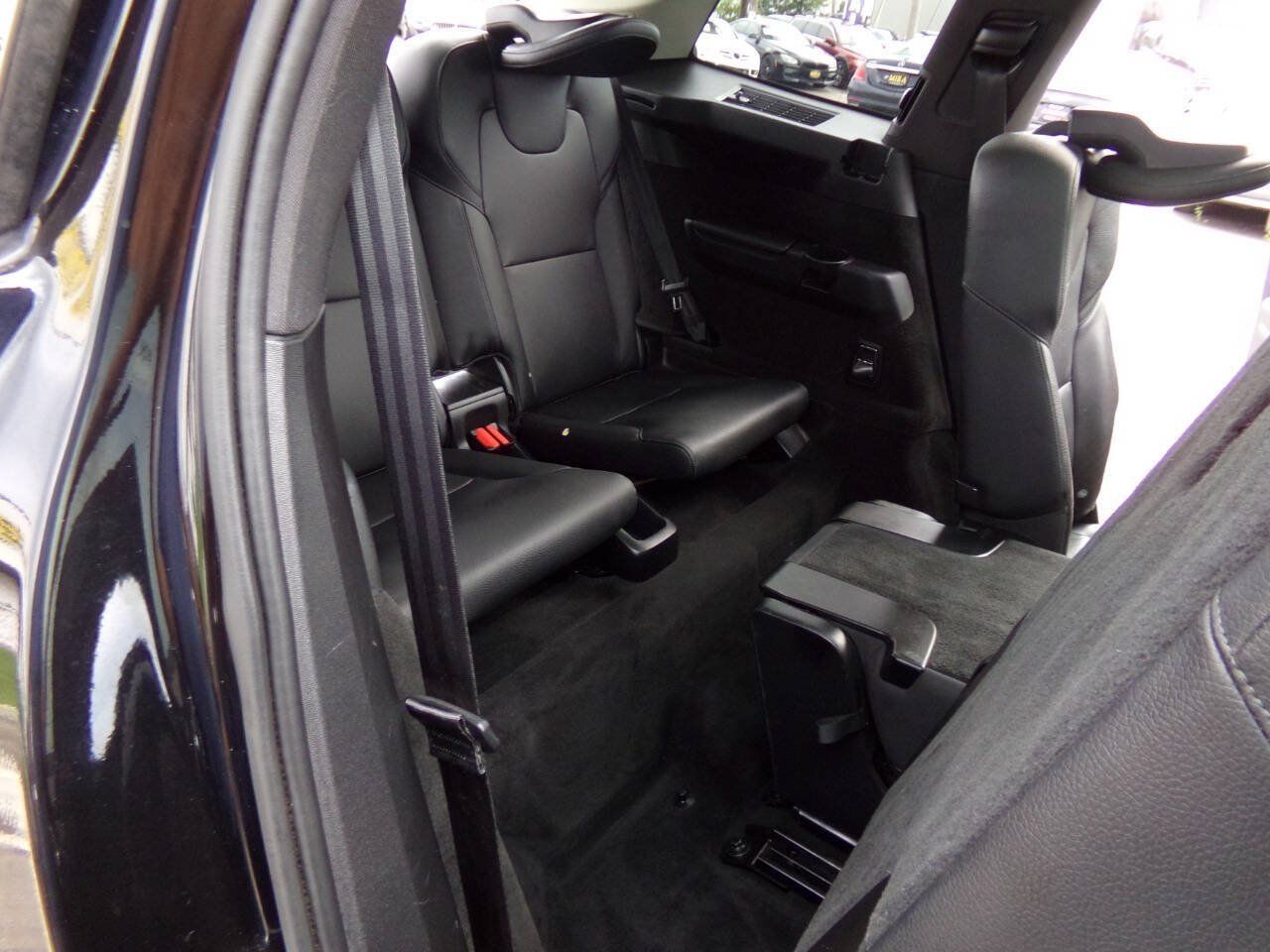 Used 2016 Volvo XC90 T6 Momentum w/ Momentum Plus Package AWD/4WD image 24