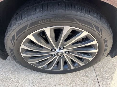 Used 2023 Hyundai Palisade Calligraphy image 6