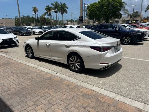 Used 2021 Lexus ES 350 w/ Premium Package FWD image 4