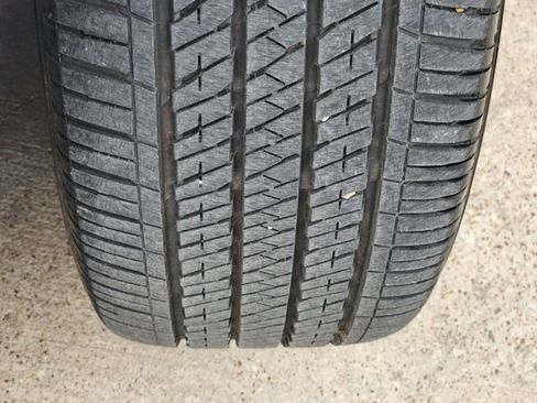 Used 2025 Lexus UX 300h FWD w/ Accessory Package (Z2) image 18