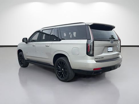 Used 2023 Cadillac Escalade ESV Sport Platinum w/ LPO, ONYX Package AWD/4WD image 5