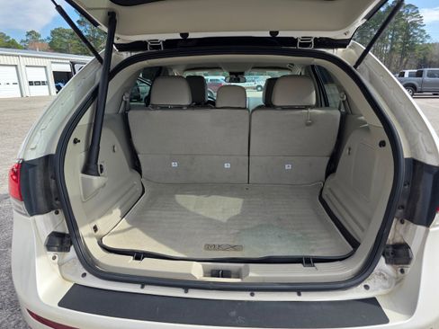 Used 2013 Lincoln MKX FWD image 15