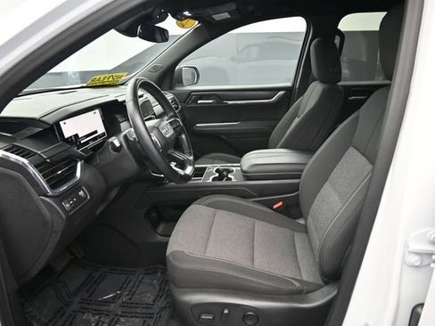 Used 2025 GMC Acadia Elevation FWD image 15