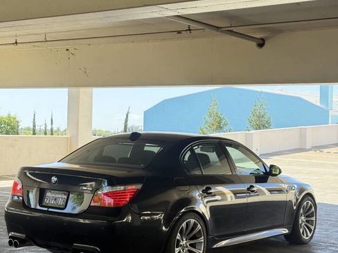 Used 2010 BMW M5 RWD image 11