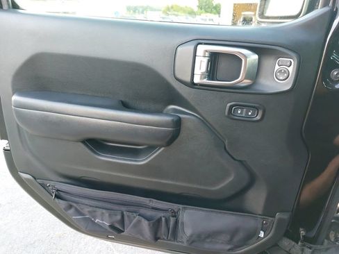 Used 2018 Jeep Wrangler Unlimited Sport S AWD/4WD image 23