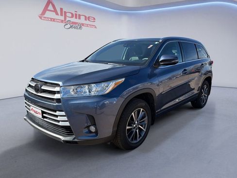 Used 2018 Toyota Highlander XLE image 1