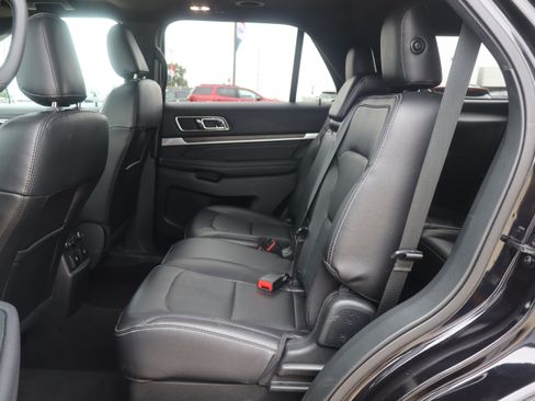 Used 2019 Ford Explorer Limited AWD/4WD image 10