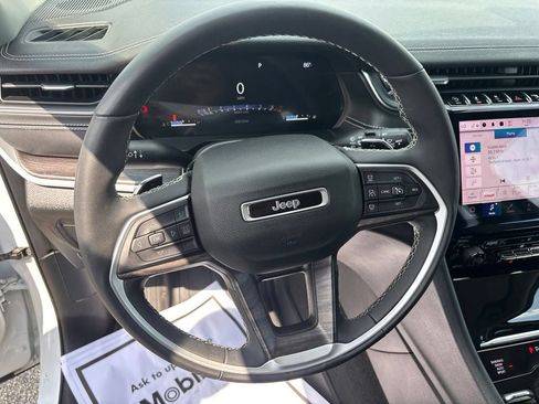Used 2023 Jeep Grand Cherokee L Limited AWD/4WD image 24