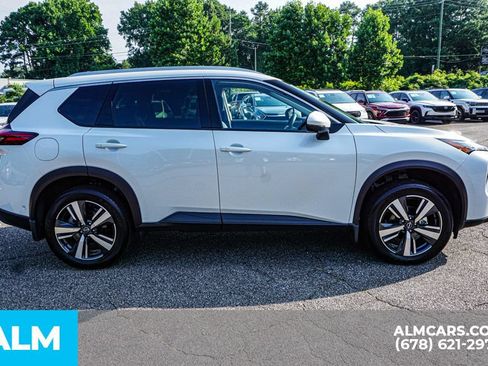 Used 2025 Nissan Rogue SL FWD image 8