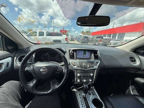 Used 2019 Nissan Pathfinder SL AWD/4WD image 13