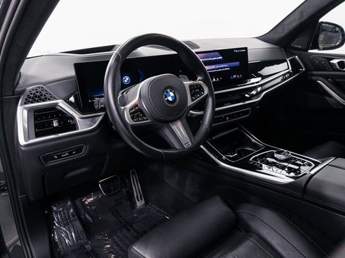 Used 2025 BMW X7 xDrive40i w/ Executive Package image 8