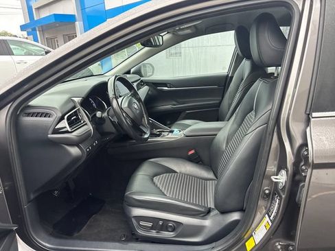 Used 2024 Toyota Camry SE w/ Convenience Package FWD image 11