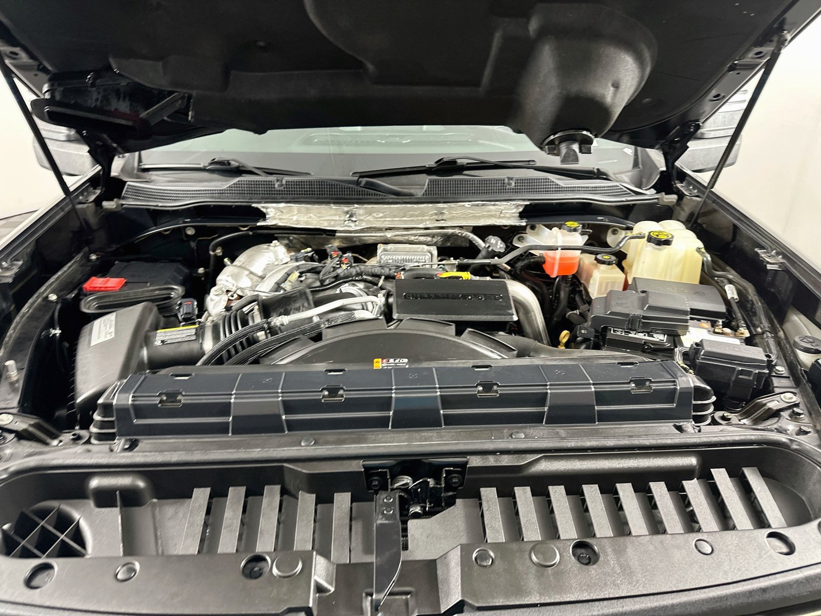 Used 2020 Chevrolet Silverado 2500 High Country w/ Z71 Off-Road Package AWD/4WD image 32