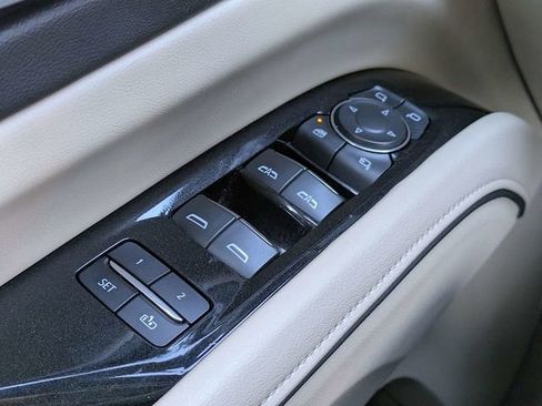 Certified 2023 Cadillac Escalade ESV Premium Luxury AWD/4WD image 27