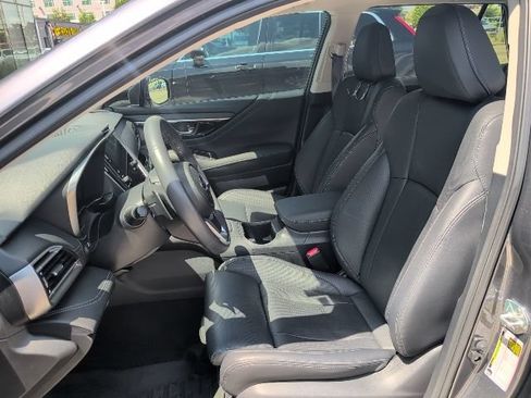 Used 2025 Subaru Outback Touring AWD/4WD image 6